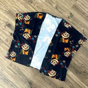SHEIN Navy Blue Floral Short Sleeve Kimono